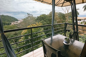Classic Apartment, 1 Bedroom | Balcony - Vista del Pacifico Boutique Hotel (Quepos)