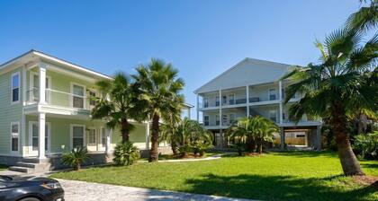 Ground Floor · 3BR Sleeps 8 · Near Ingalls/Chevron