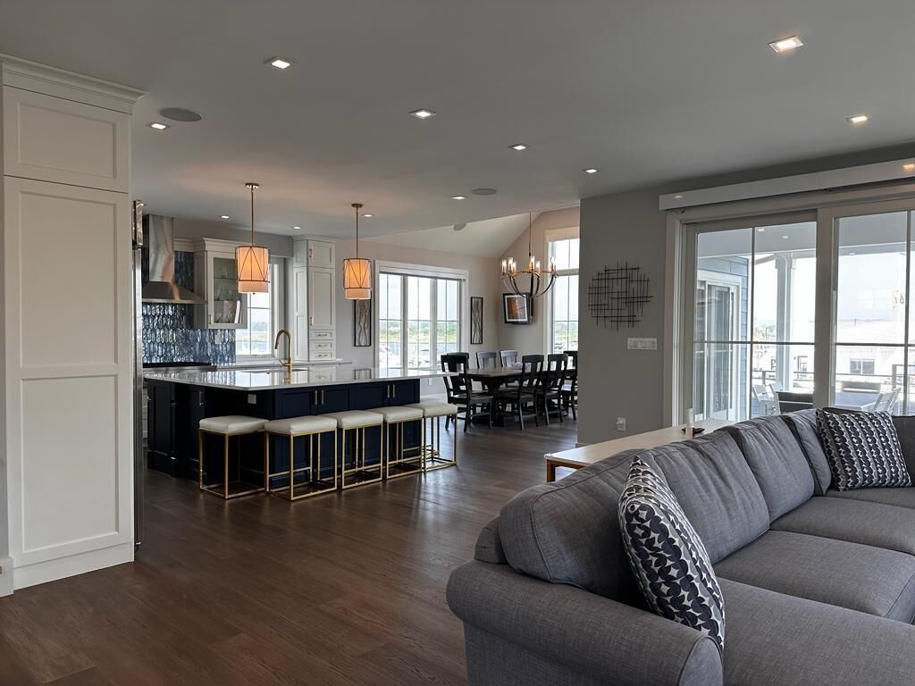 Smart-TV, peis, fotballspill og stereoanlegg