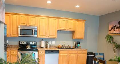 Comfortable 3BR & 2BA / Full Kitchen / Parking