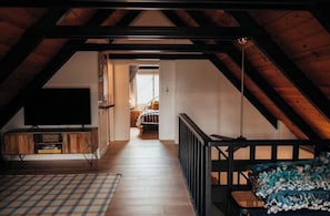 4 bedrooms, desk, iron/ironing board, travel cot