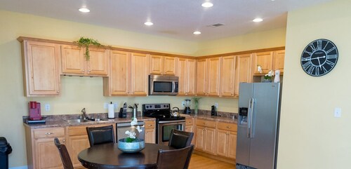 3BR 2BA / King Beds / Kitchen / WD / Gulf Coast MS