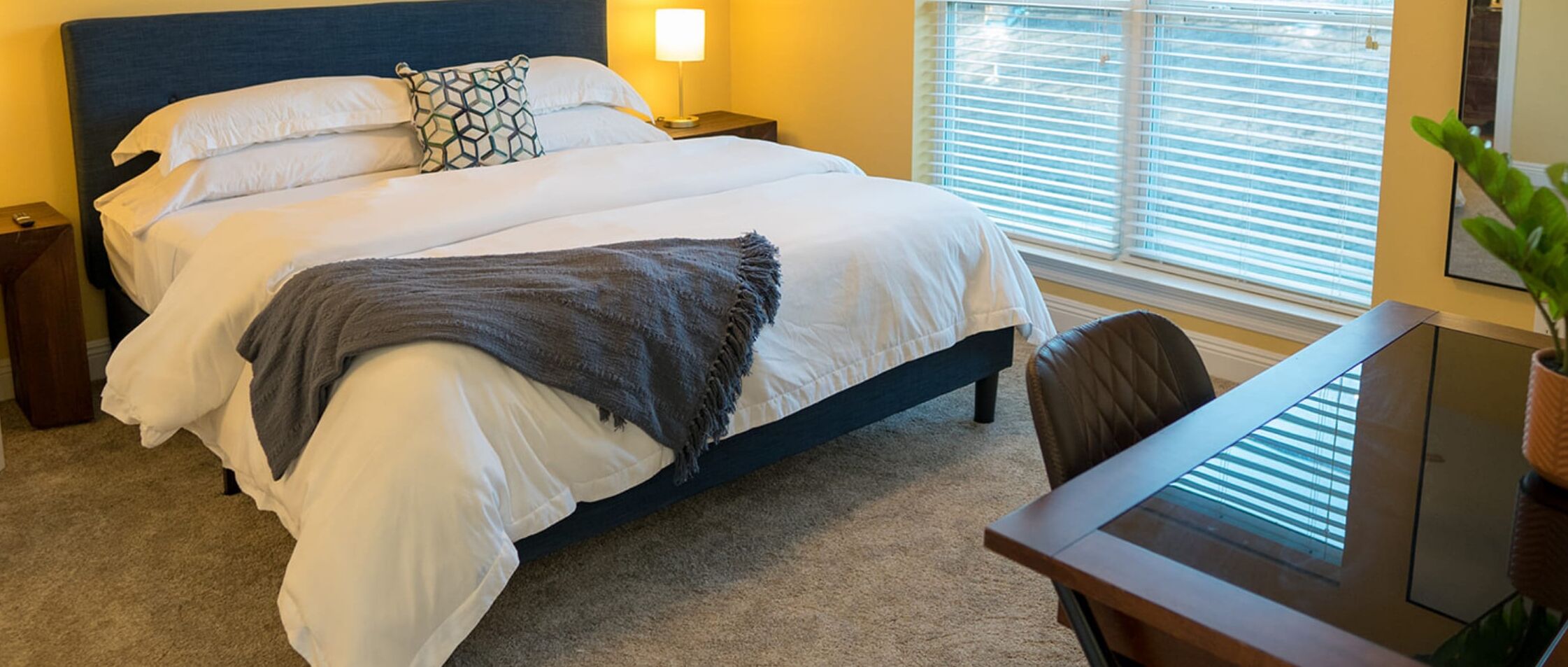 3 makuuhuonetta, silitysrauta/-lauta, Wi-Fi, vuodevaatteet