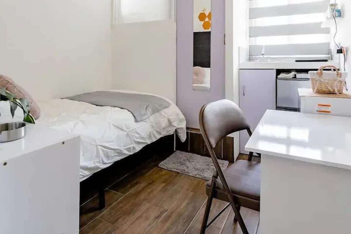Comfort enkelrum | 2 sovrum, individuell inredning, unika möbler och skrivbord