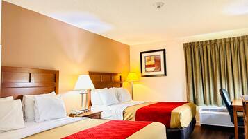 Basic-rum - 2 queensize-sängar - icke-rökare | Skrivbord, strykjärn/strykbräda, gratis wi-fi och sängkläder