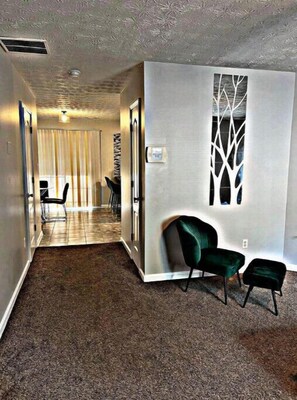 Interior - No Cleaning Fee! Townhome 18 mins from Atlanta
 (Stonecrest)