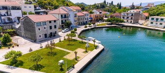 Apartments Ema - Studio Apartment with Sea View