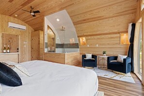 1 bedroom, iron/ironing board, WiFi, bed sheets - New! Romantic, Chardonnay @ Wine Barrel Cabins (Fredericksburg)