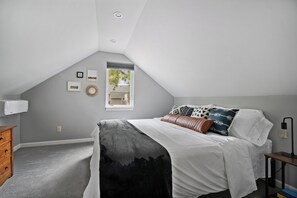 3 bedrooms, iron/ironing board, travel crib, free WiFi