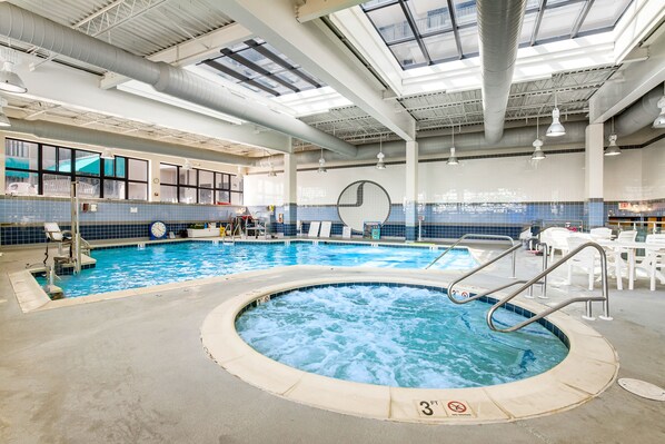 Innenpool, beheizter Pool