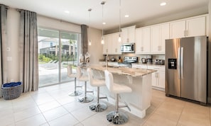 Microwave, oven, stovetop, dishwasher - The Perfect Villa With a Beautiful Private Pool, Orlando Villa 4458 (Kissimmee)
