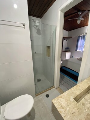 Quarto duplo conforto | Banheiro