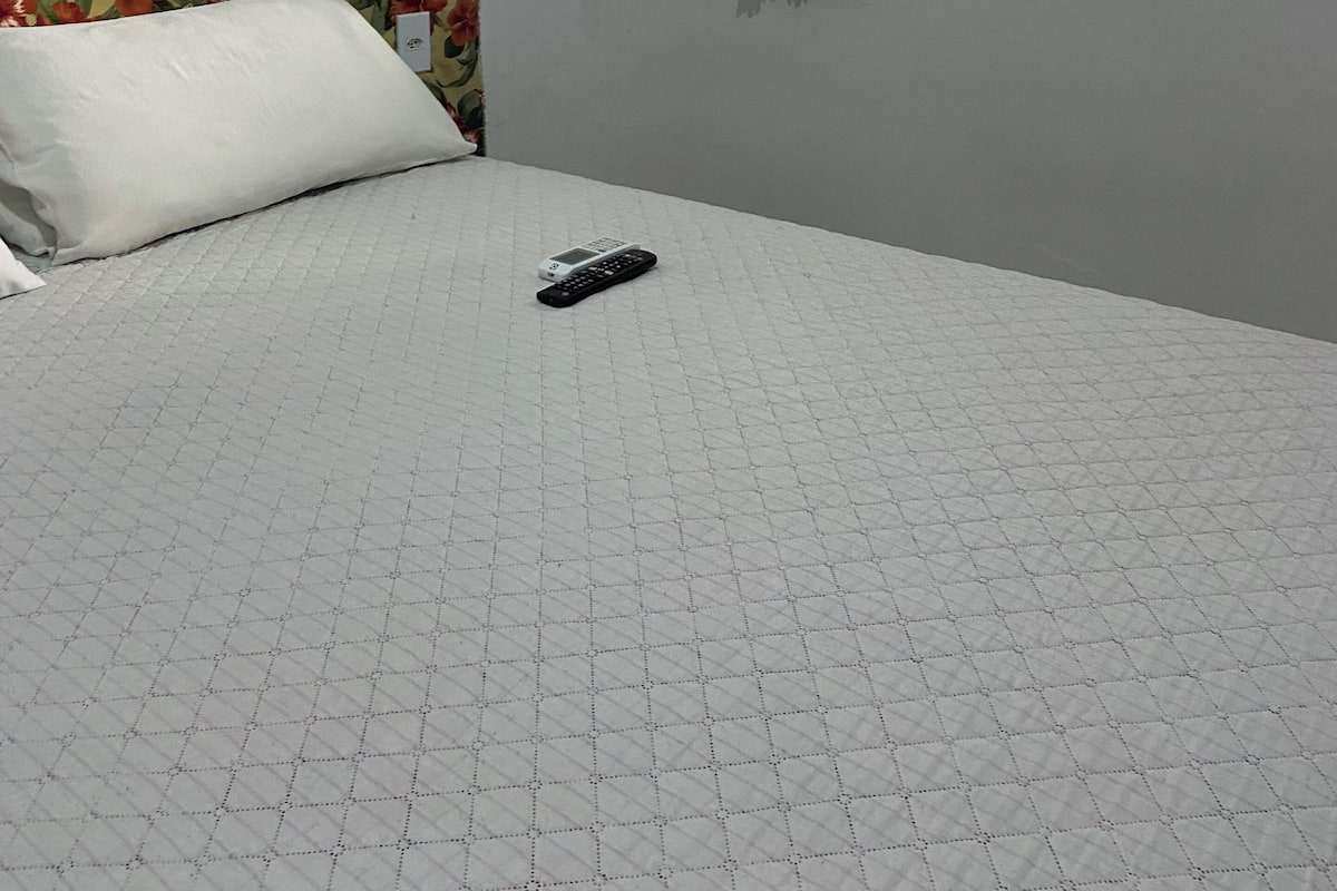 Economy Twin Room | In-room safe, iron/ironing board, free WiFi