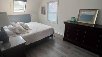 2 bedrooms, desk, iron/ironing board, free WiFi