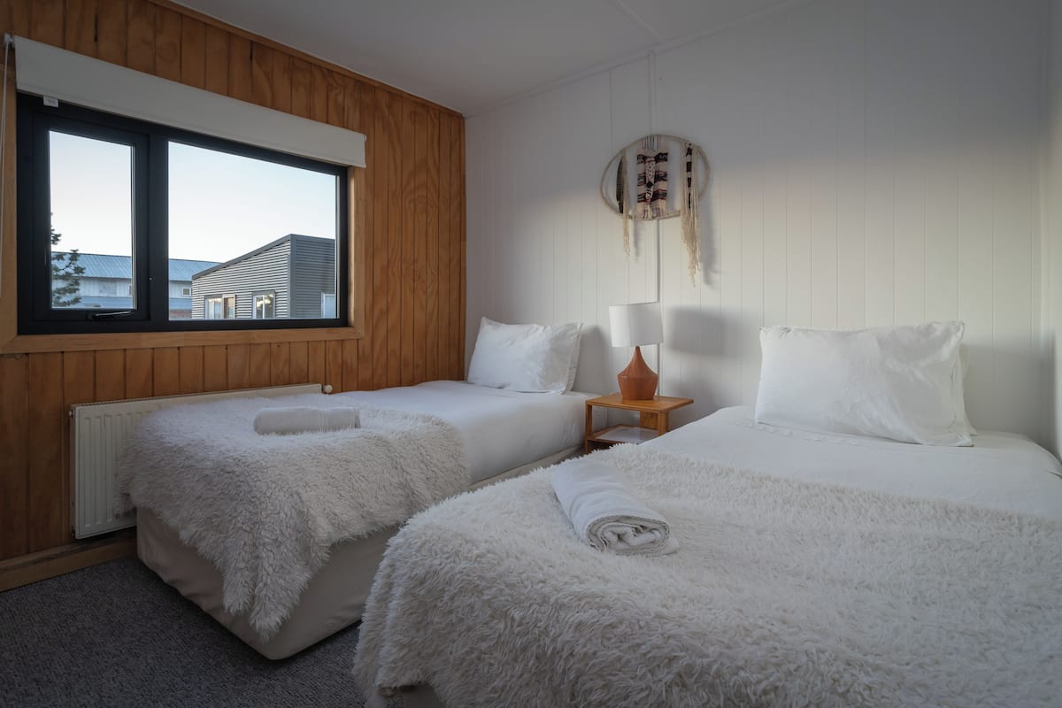 Classic Twin Room | Individually decorated, individually furnished, free WiFi, bed sheets
