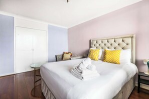 3 chambres, fer et planche à repasser, accès au Wi-Fi (inclus)
