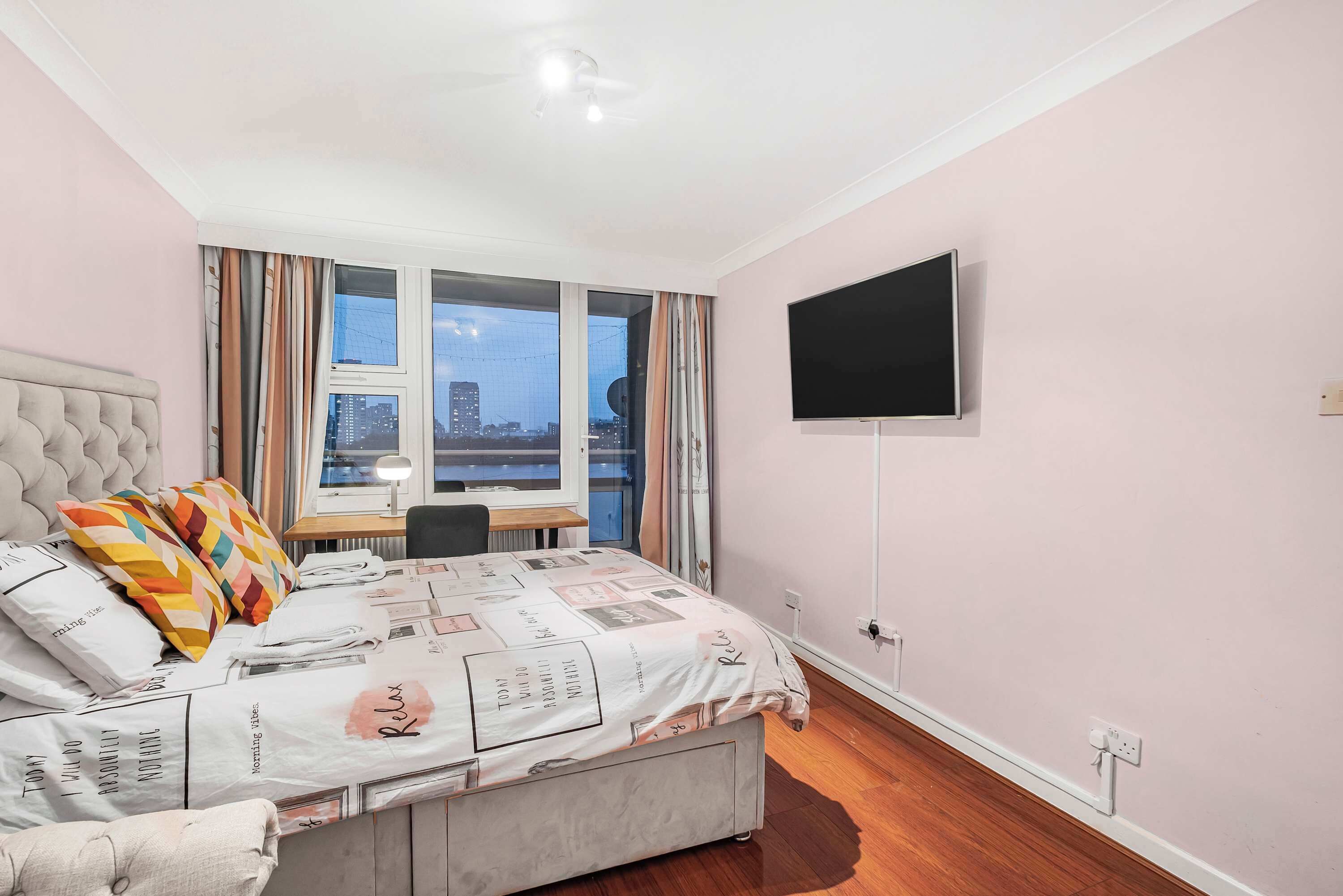 3 Schlafzimmer, Schreibtisch, Bügeleisen/Bügelbrett, kostenloses WLAN