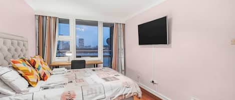 3 Schlafzimmer, Schreibtisch, Bügeleisen/Bügelbrett, kostenloses WLAN