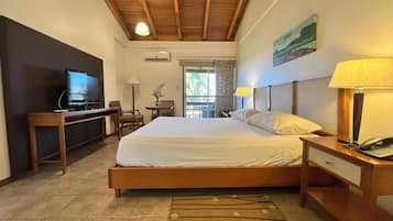 Suite ejecutiva | Ropa de cama de alta calidad y minibar