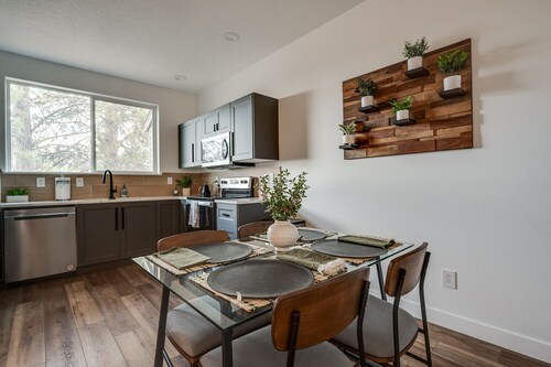 Home Centrally Located Near Old Mill Downtown