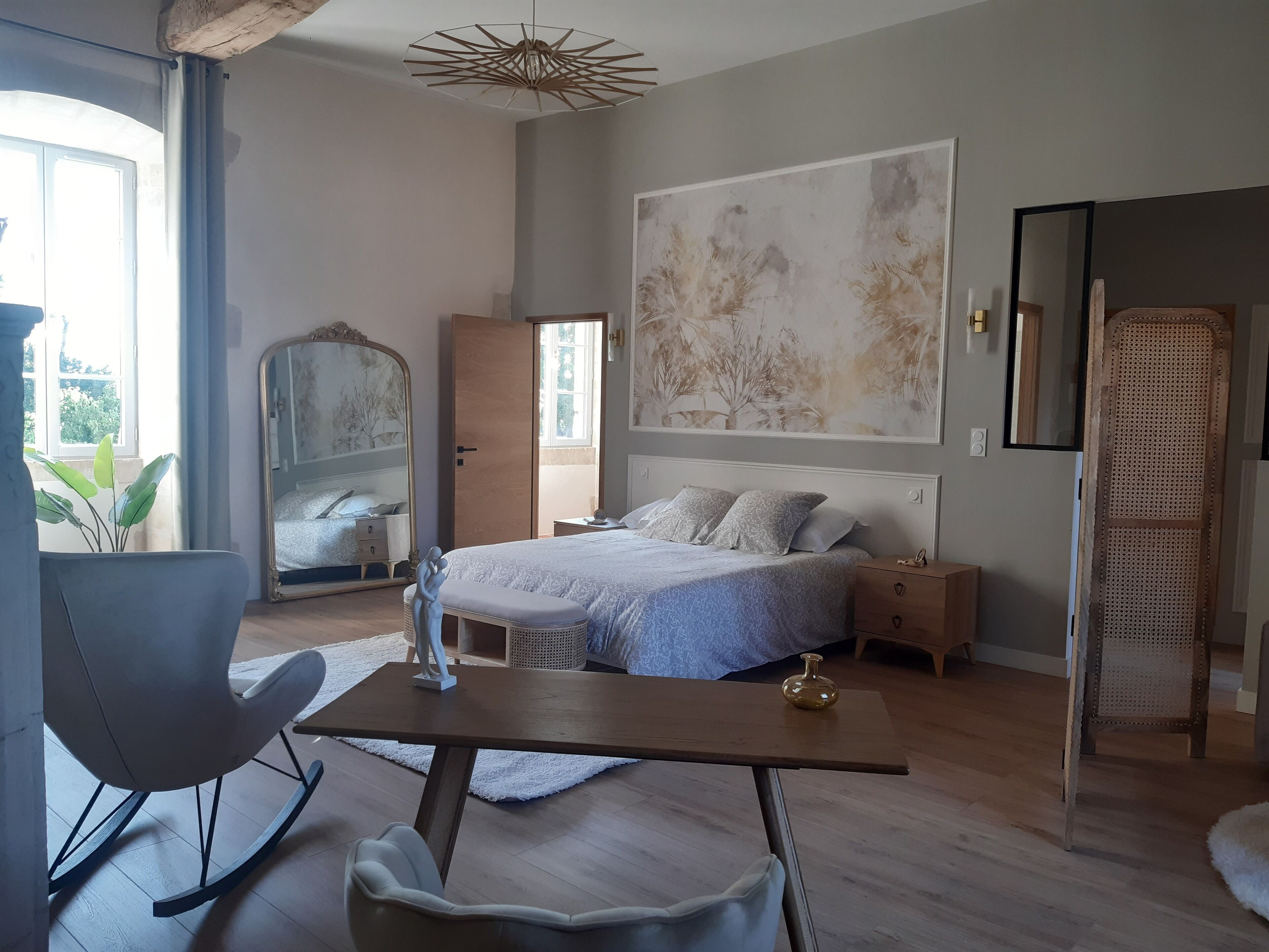 3 habitaciones, escritorio, tabla de planchar con plancha y wifi gratis 