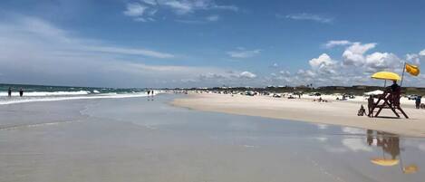 Liegestühle, Strandtücher