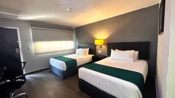 Premium bedding, desk, iron/ironing board, travel crib