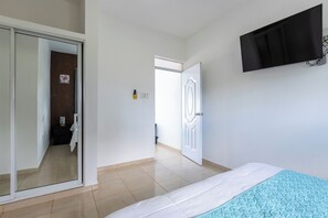 1 bedroom, in-room safe, desk, iron/ironing board