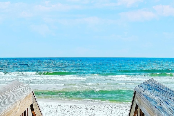 Beach nearby, sun loungers, beach towels