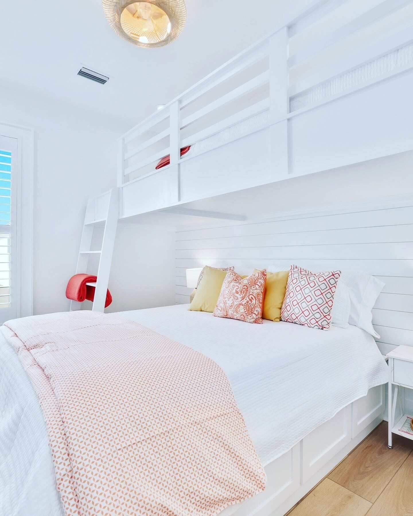 4 bedrooms, iron/ironing board, travel crib, free WiFi