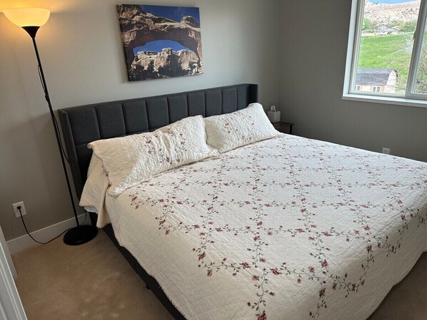 6 bedrooms, iron/ironing board, free WiFi, bed sheets