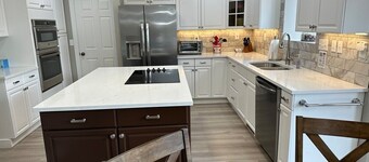 Getaway w/ sport court! Near Capitol Reef- Sleeps 21 in beds/26 total