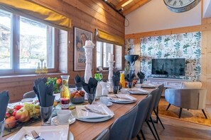 Dining - Chalet Abeille 12 Guests • Hot Tub • Free Ski Bus (Les Gets)
