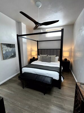 3 Schlafzimmer, Schreibtisch, Bügeleisen/Bügelbrett, WLAN