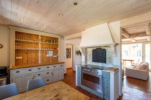Kühlschrank, Ofen, Geschirrspüler, Toaster