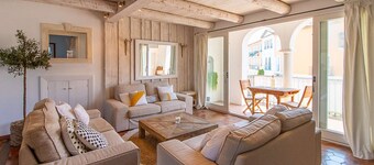 PORT GRIMAUD Large 4-room apartment - A/C WIFI- next to beach and center