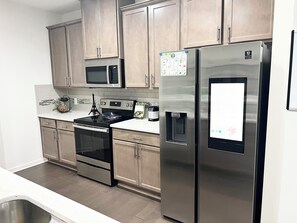 Private kitchen - Welcome to The ZenDen, Your Peaceful ATL Retreat (Atlanta)