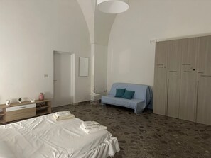 1 habitación y ropa de cama