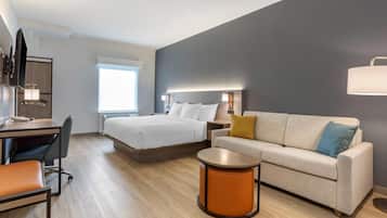 Studio Suite, 1 King Bed with Sofa Bed Accessible, Non Smoking | 1 phòng ngủ, bộ đồ giường cao cấp, bàn