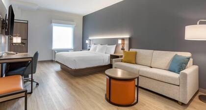 Comfort Inn & Suites Newark Liberty International Airport