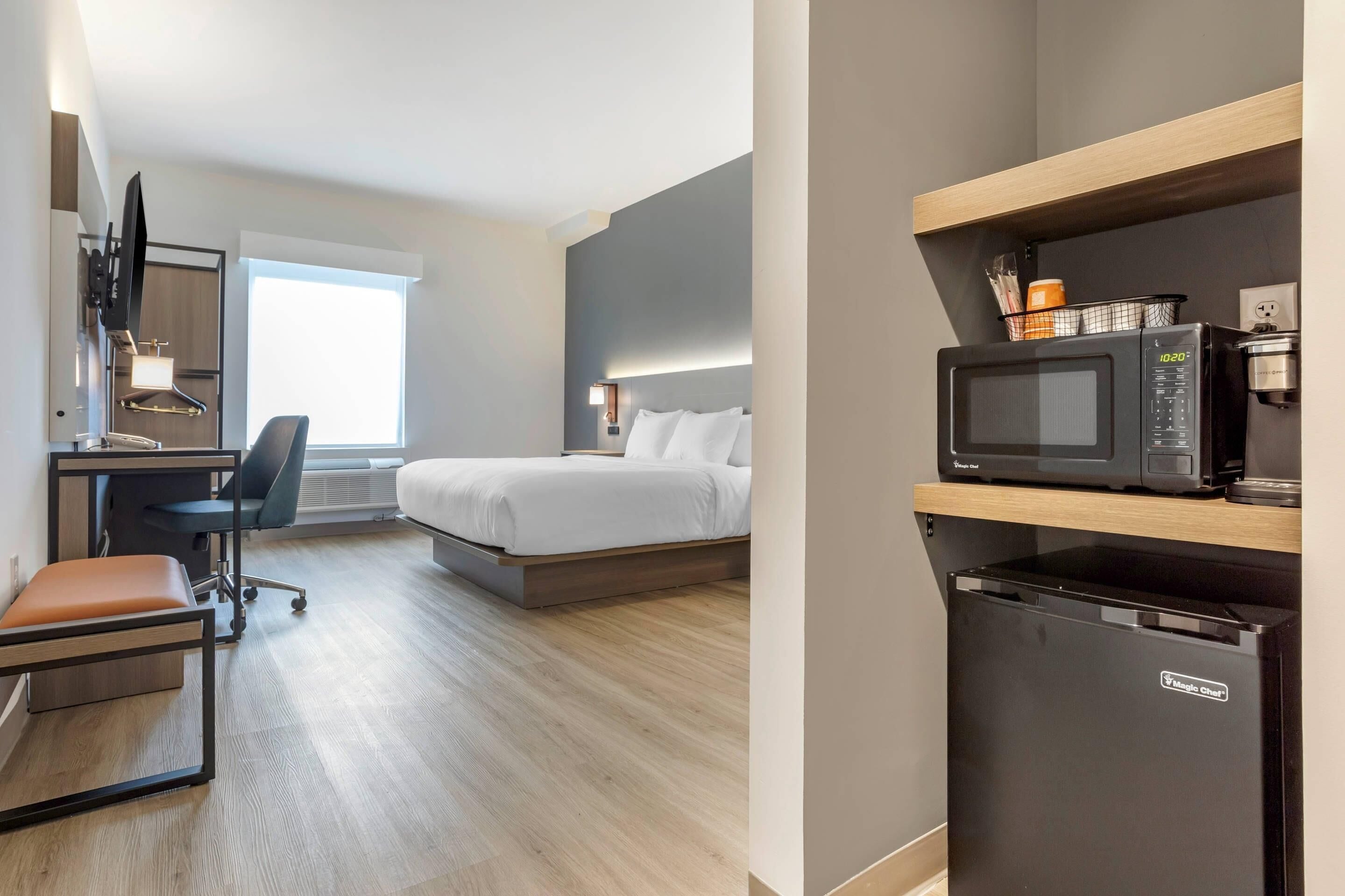 Standard Room, 1 King Bed (Mobility Accessible, Roll-In Shower) | Premium bedding, desk, laptop workspace, blackout drapes