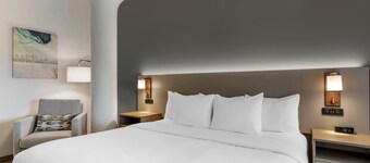 Four Points by Sheraton Newark Airport