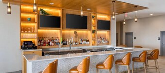 Comfort Inn & Suites Newark Liberty International Airport