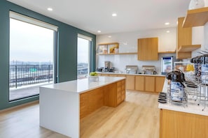 Café da manhã com buffet grátis todos os dias