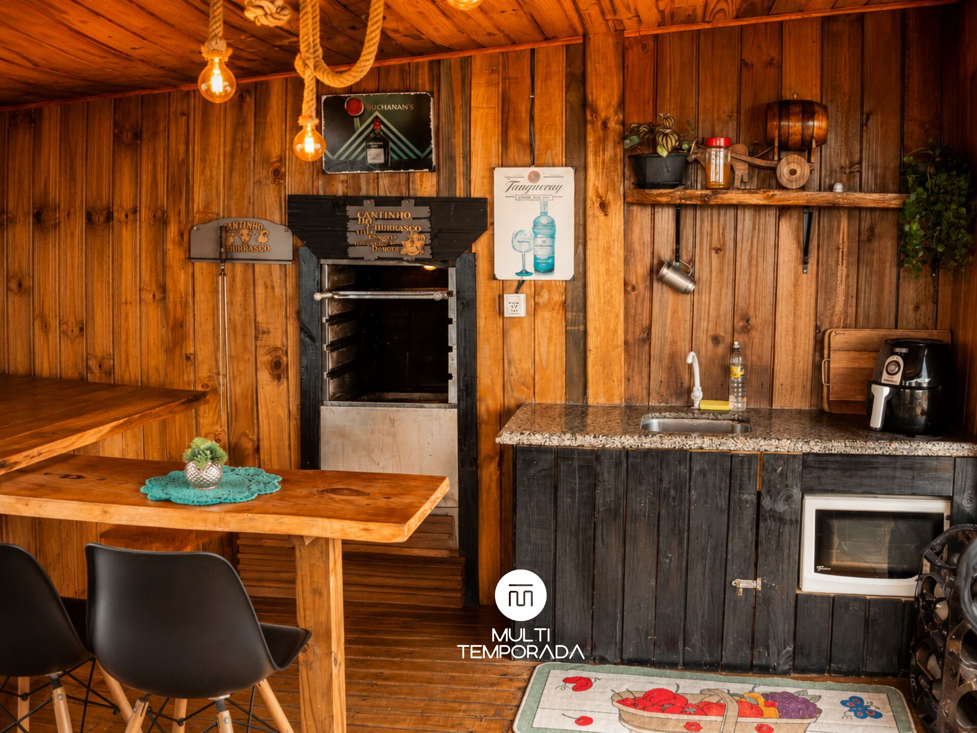Chalet de luna de miel, bañera de hidromasaje, vistas a la montaña | Restauración