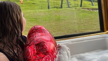 Chalé lua de mel, banheira de hidromassagem, vista para a montanha | Banheira de hidromassagem particular