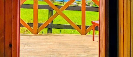 Honeymoon Chalet, Jetted Tub, Mountain View