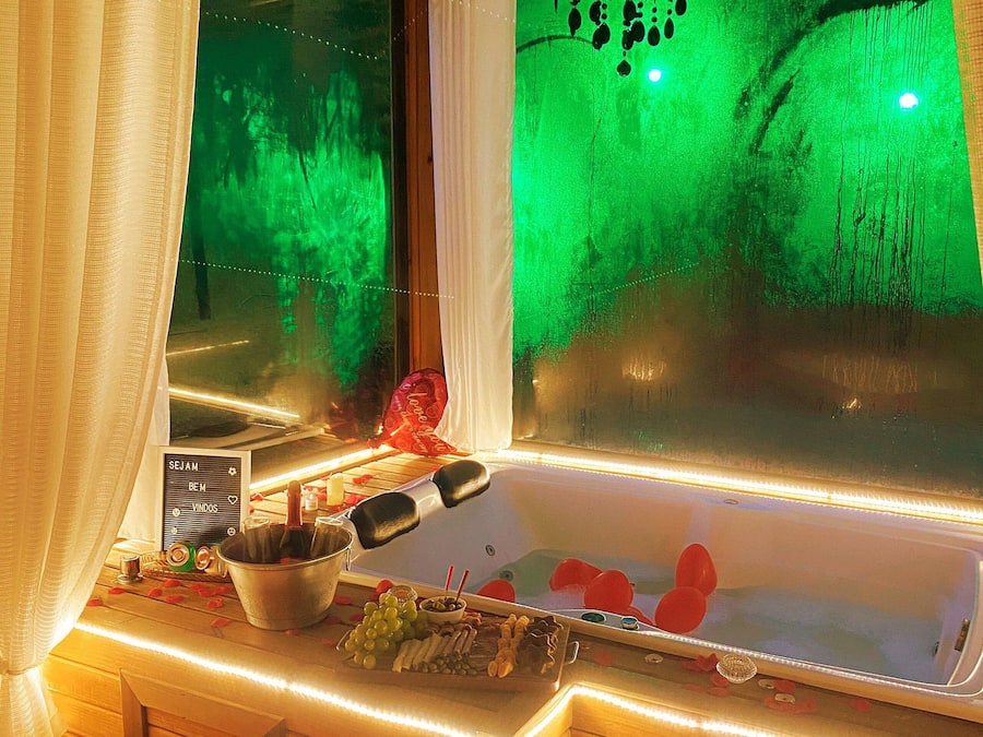 Honeymoon Chalet, Jetted Tub, Mountain View | Private spa tub