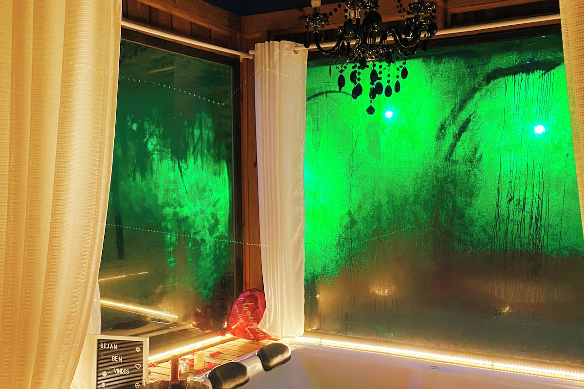 Honeymoon Chalet, Jetted Tub, Mountain View | Private spa tub