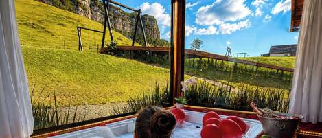 Honeymoon Chalet, Jetted Tub, Mountain View | Private spa tub